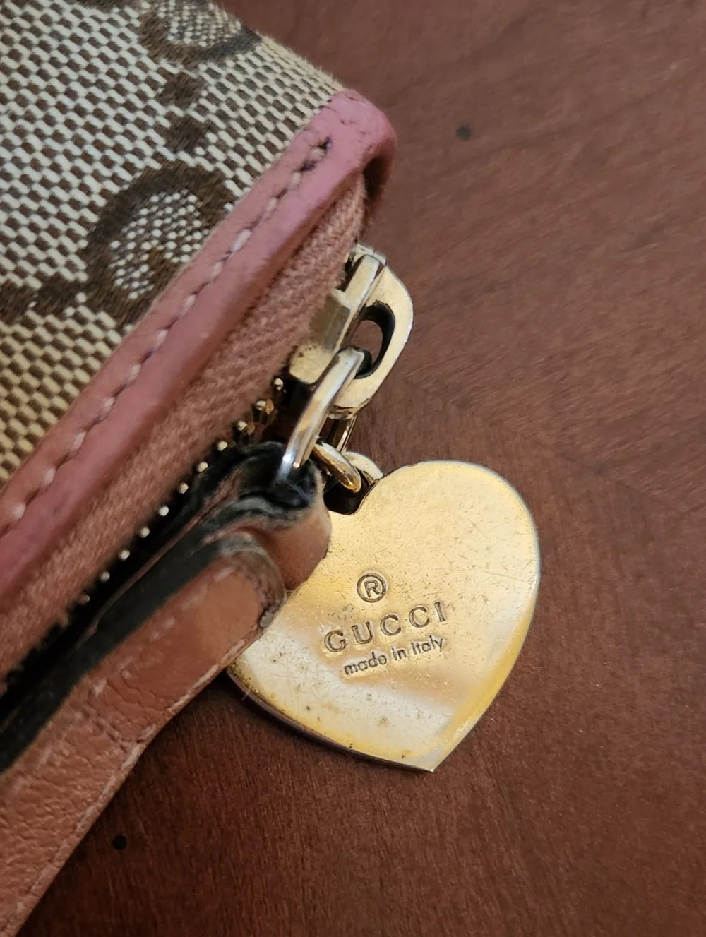 GUCCI Heart Canvas Zip Around Wallet Wristlet - Picture 10 of 12